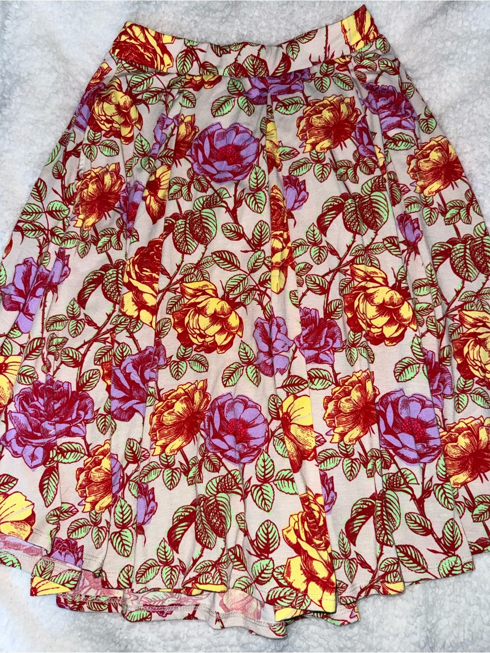 LuLaRoe Floral Circle Skirt in Cream w/ Red, Purple & Yellow Flowers w/ pockets.